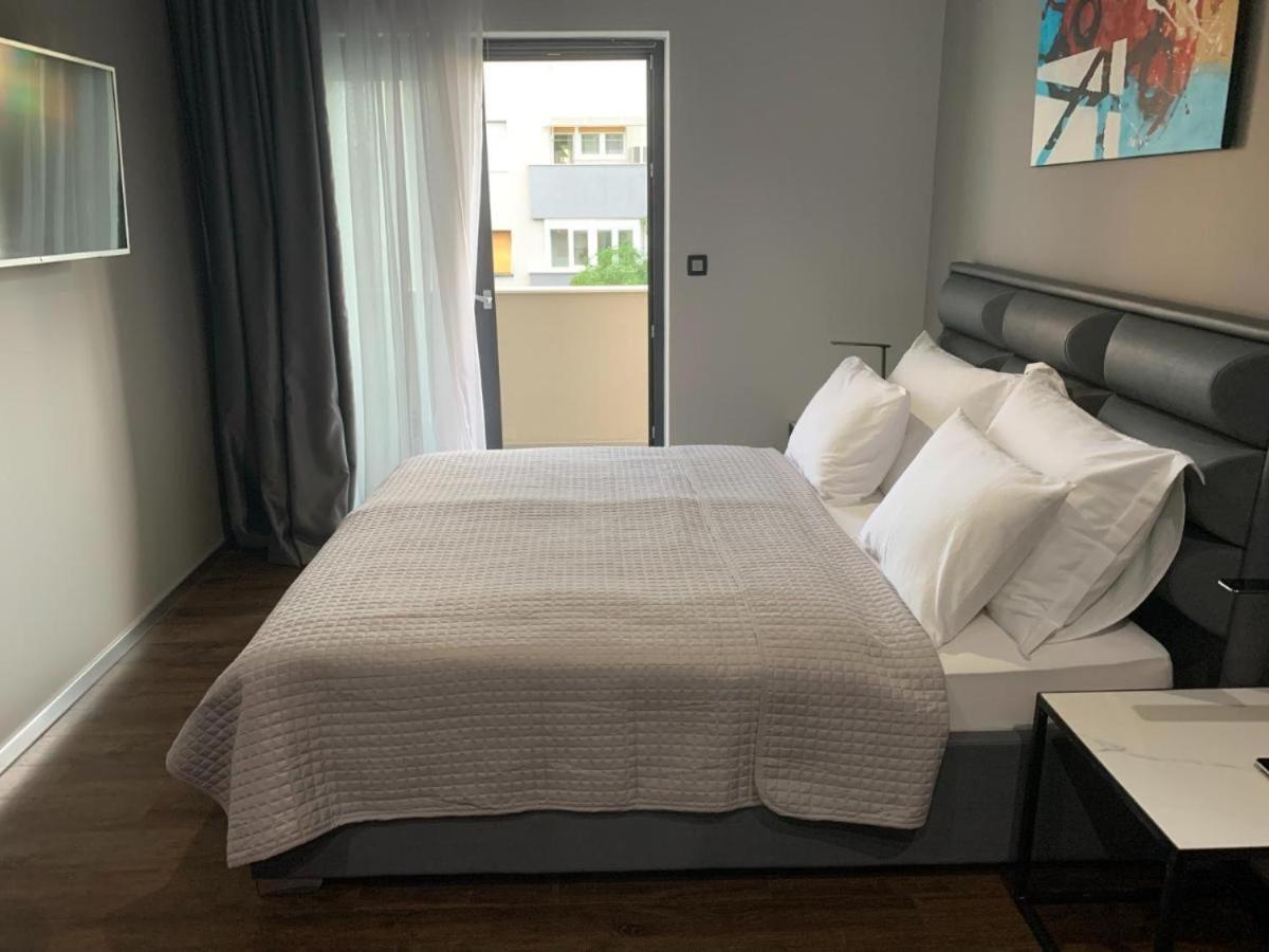 Roof 69 Rooms Сплит Екстериор снимка