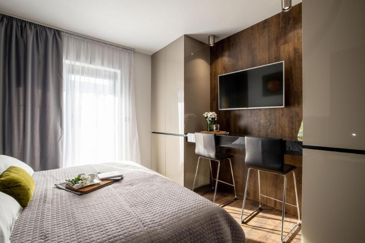 Roof 69 Rooms Сплит Екстериор снимка